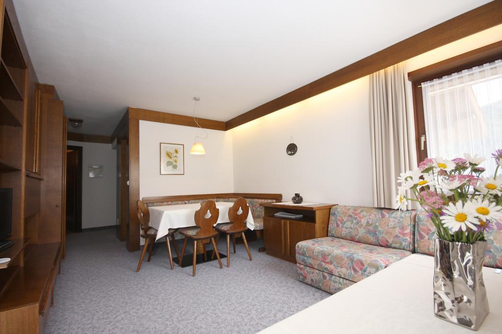 Apartments Residence Alta Badia Colfosco Δωμάτιο φωτογραφία