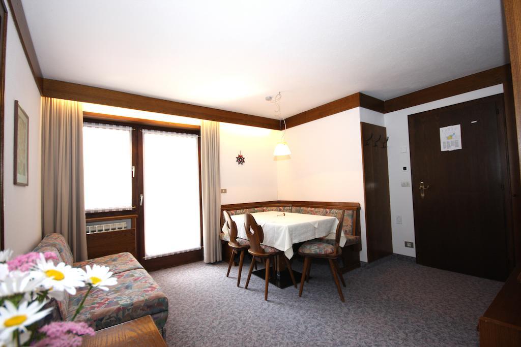 Apartments Residence Alta Badia Colfosco Δωμάτιο φωτογραφία