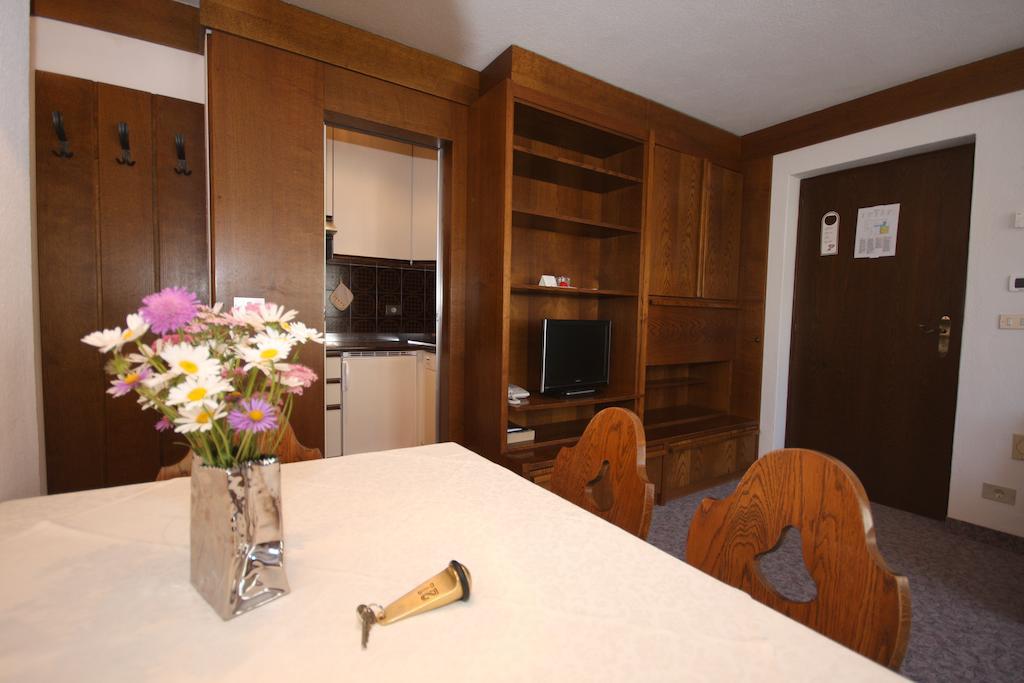 Apartments Residence Alta Badia Colfosco Δωμάτιο φωτογραφία