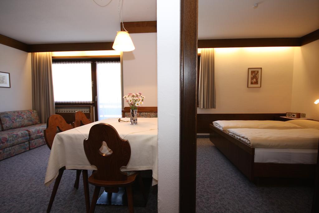 Apartments Residence Alta Badia Colfosco Δωμάτιο φωτογραφία